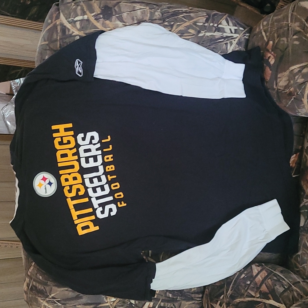 Reebok Pittsburgh Steelers long sleeve tshirt. Size XXL.